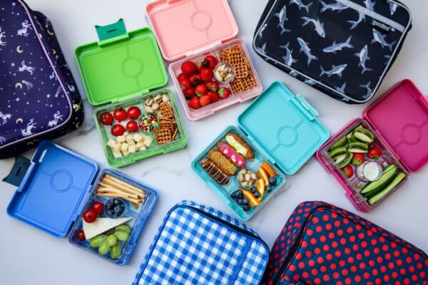 קוספאות יאמבוקס סנאק מספר צבעים יחד עם תיקים Snack Group Lifestyle