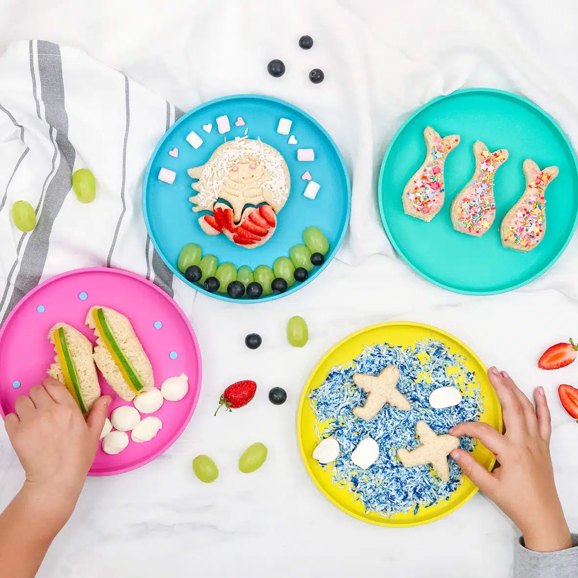 ⁦חותכני לחם בתולת ים Lunch Punch Sandwich Cutters - Mermaid⁩ – תמונה ⁦10⁩