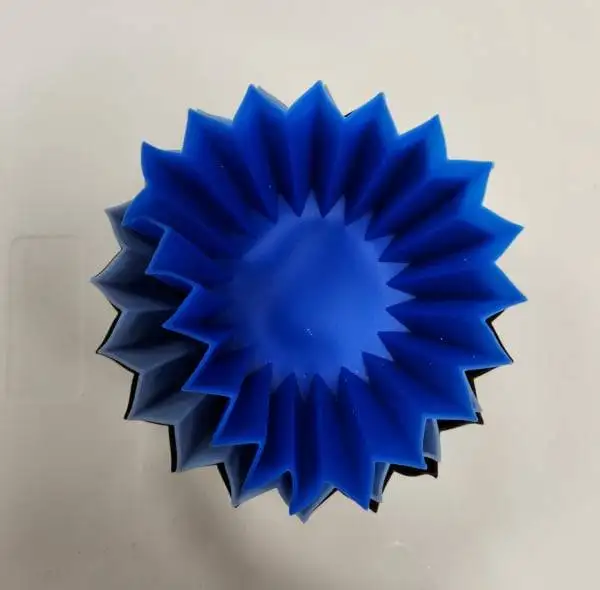 ⁦גביע סיליקון כחול Lunch Punch Silicone Cups - Blue⁩ – תמונה ⁦4⁩