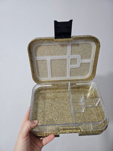 Click to view full screen קופסת אוכל מאנץ' בוקס עם נצנצים Sparkle Gold (Mini4 cleat tray) photo review